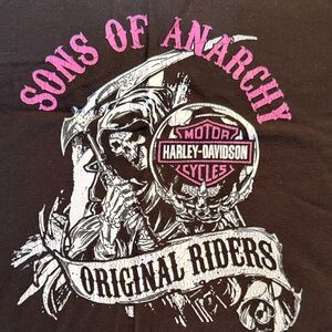 Harley-Davidson Black V‑Neck Tee with Pink and White Graphic